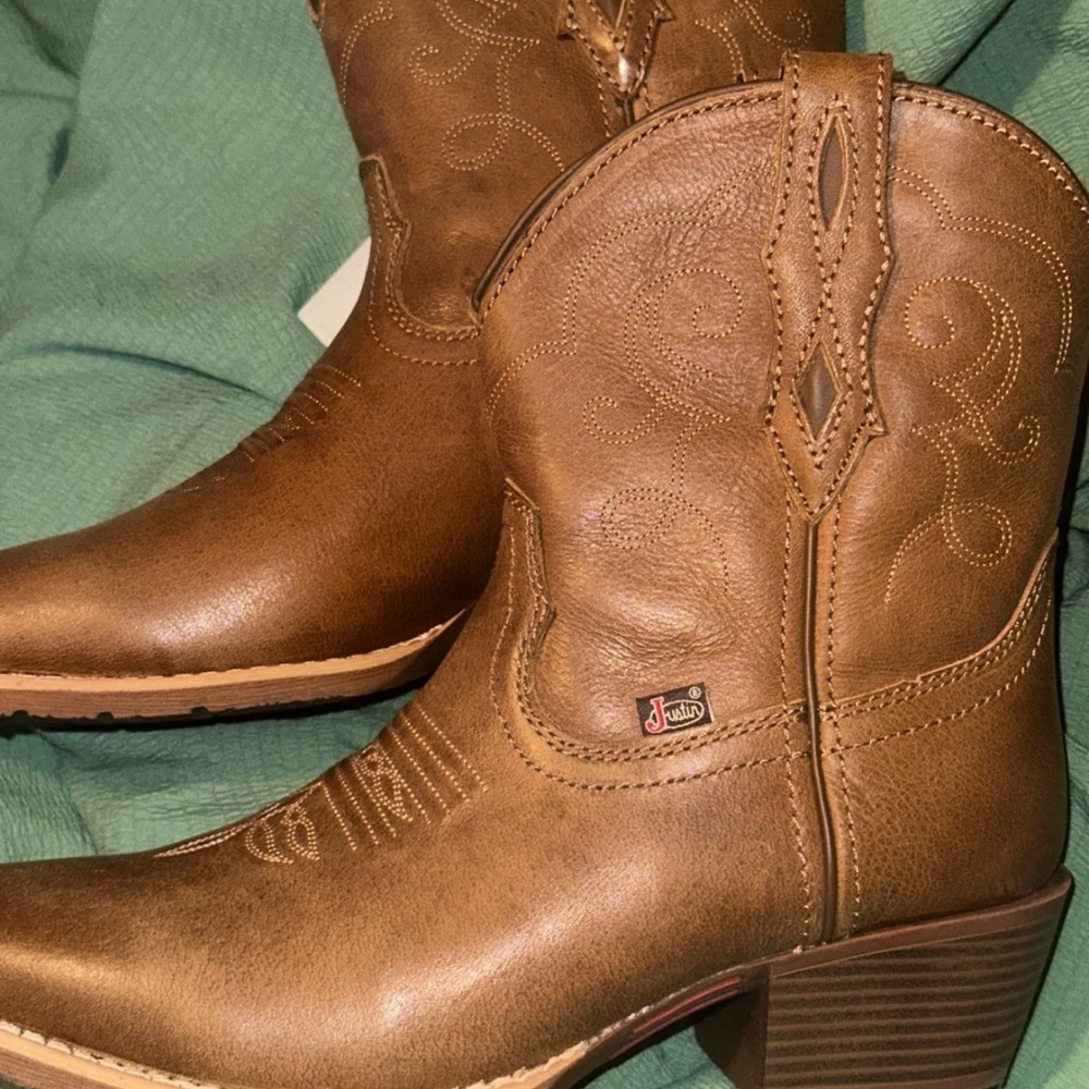 Justin Boots Brown Heeled Boots